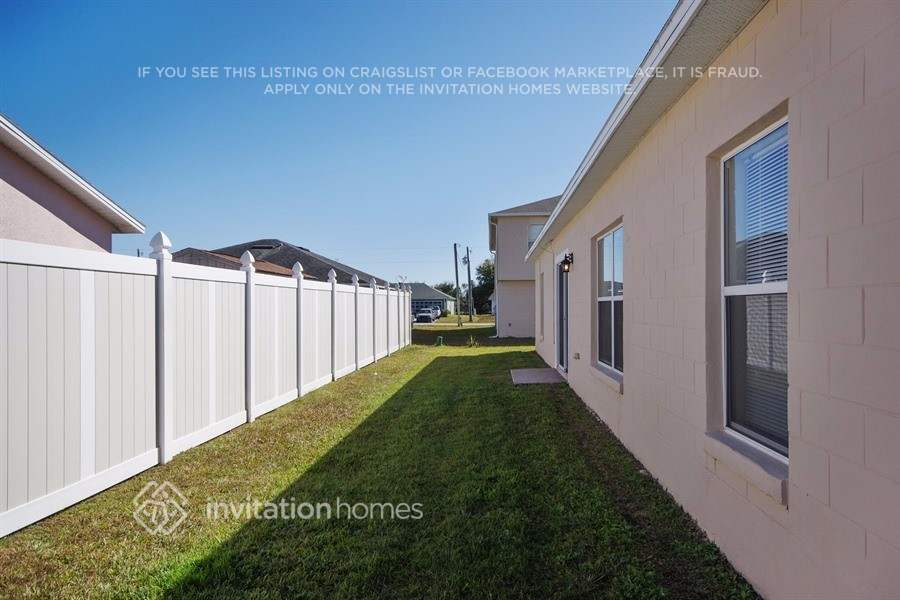 Building Photo - 627 Koala Ct