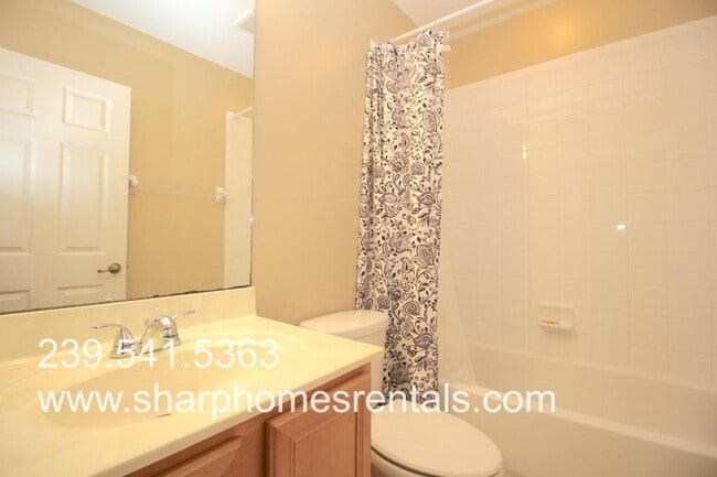 Building Photo - 2420 Laurentina Ln