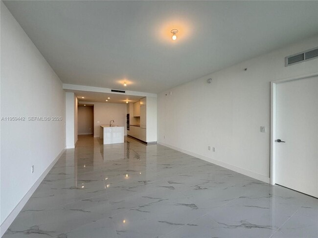 Building Photo - 700 NE 24th St