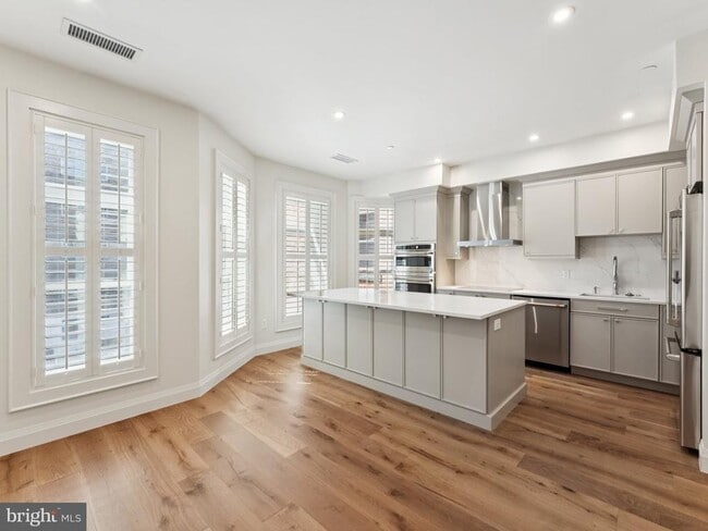 Building Photo - 1508 21st St NW