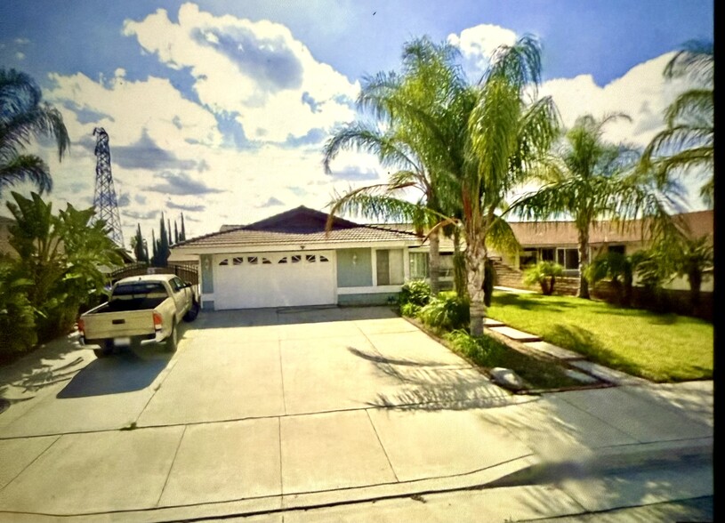 Primary Photo - 2920 Bixby Dr