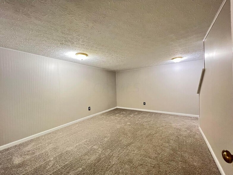 Building Photo - 5372 Portland St