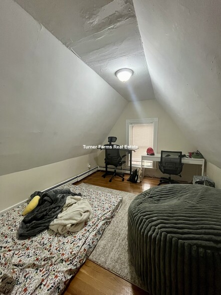 Building Photo - 187 Beacon St