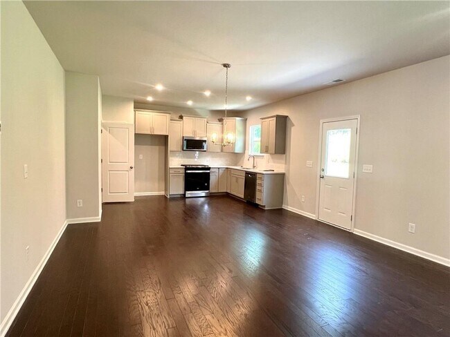 Building Photo - 5869 Wheeler Ridge Rd