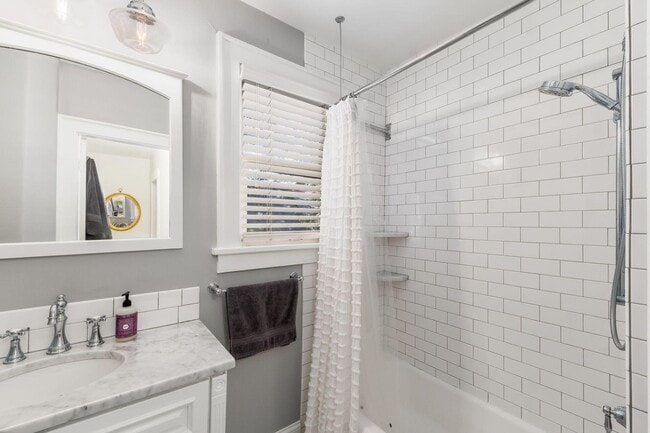 Building Photo - 745 Mohawk St