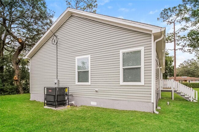 Building Photo - 5430 Rose Ave