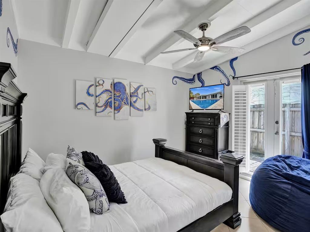 Building Photo - 2525 Gulfstream Ln