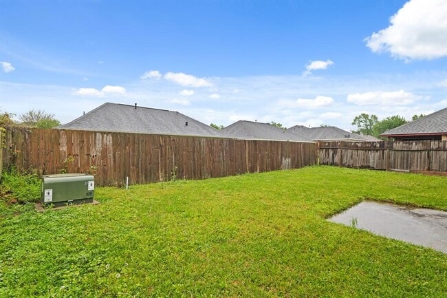 Building Photo - 8731 Croteau Dr