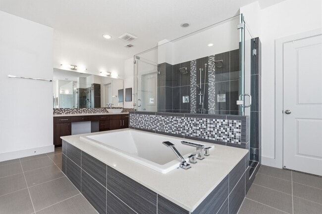 Building Photo - 7239 Laguna Villas