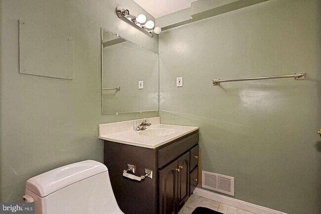 Building Photo - 6337 Littlefield Ct