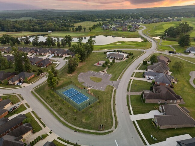 Building Photo - Luxury Living on the Course – For Rent