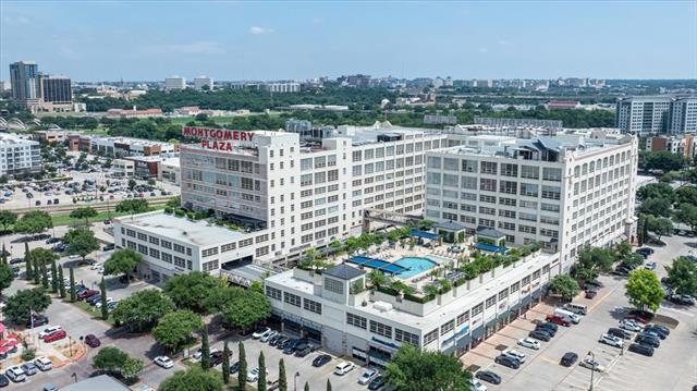 Building Photo - 2600 W 7th St