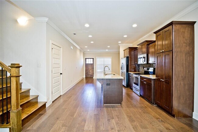 Building Photo - 3115 SW Hillstone Ave