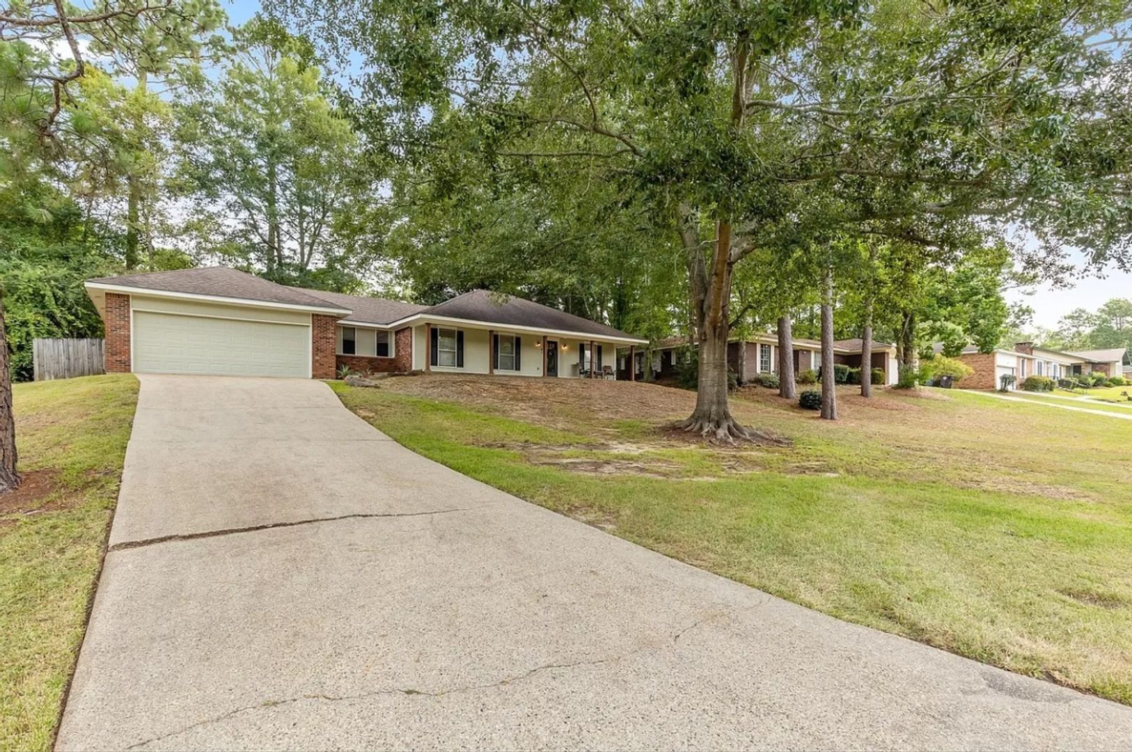 Building Photo - 62 Sharmont Dr