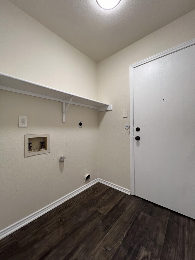 Building Photo - 3701 Habersham