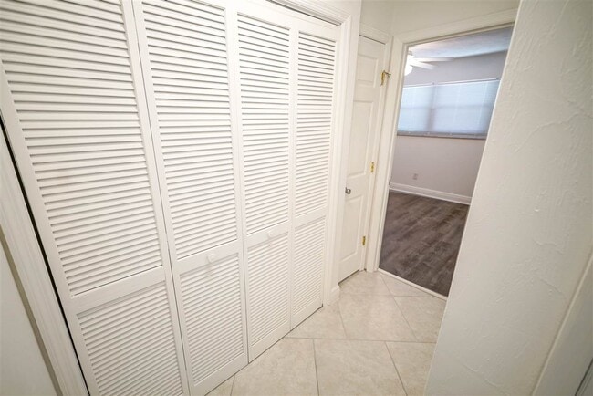 Building Photo - 1502 Pullen Rd