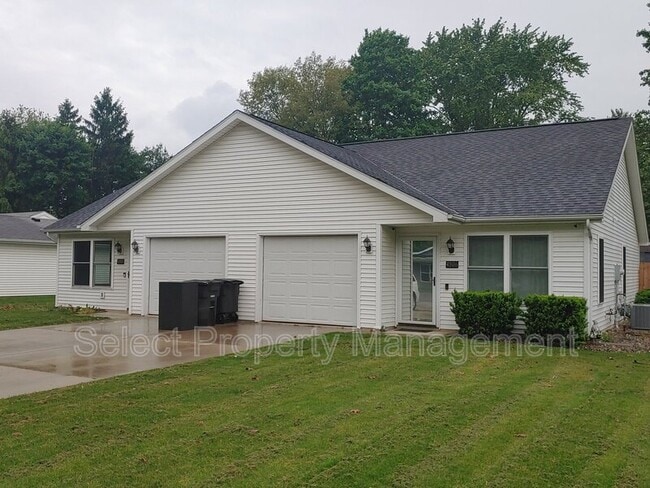 Building Photo - 4808 Tyrone Rd