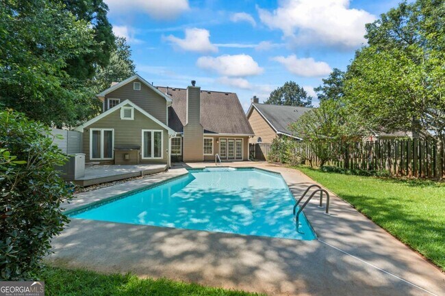 Building Photo - 1249 McLendon Dr