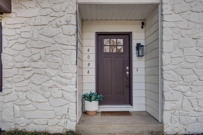 Building Photo - 4094 S Eaton Ave