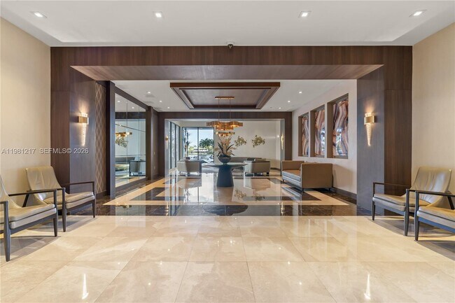 Building Photo - 20505 E Country Club Dr