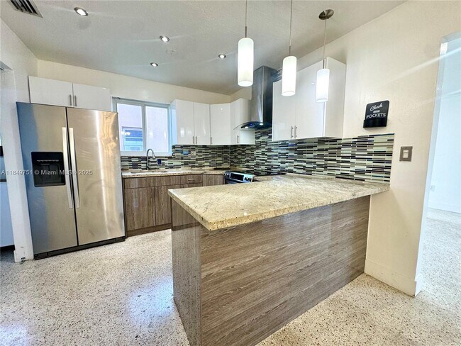 Building Photo - 250 Beacom Blvd