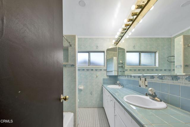 Building Photo - 1537 Silverwood Dr