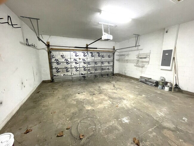 Building Photo - 4032 Meadowlark Dr