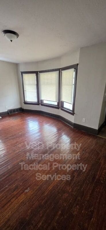 Building Photo - 12819 Edmonton Ave