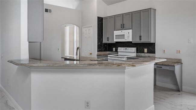 Building Photo - 7843 St Andrews Cir