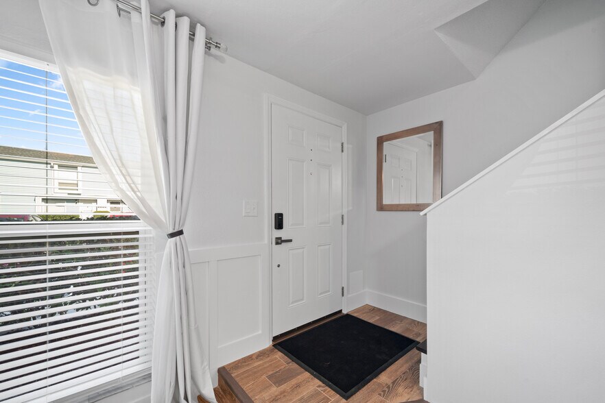 Building Photo - 11816 Cypress Hill Cir