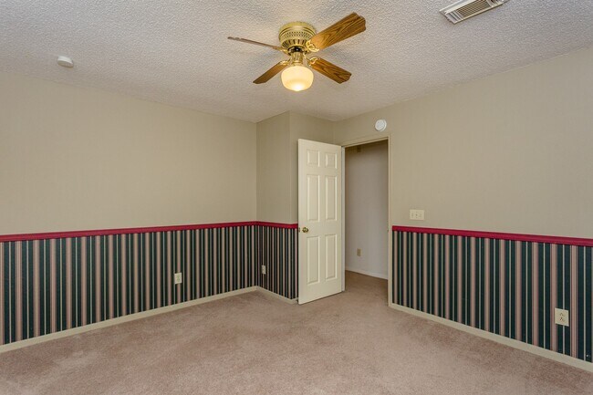 Building Photo - 1123 Cascade Creek Dr