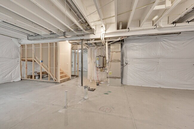 Building Photo - $2,995.00, 4 bedrooms, 2.5 baths with a bi...