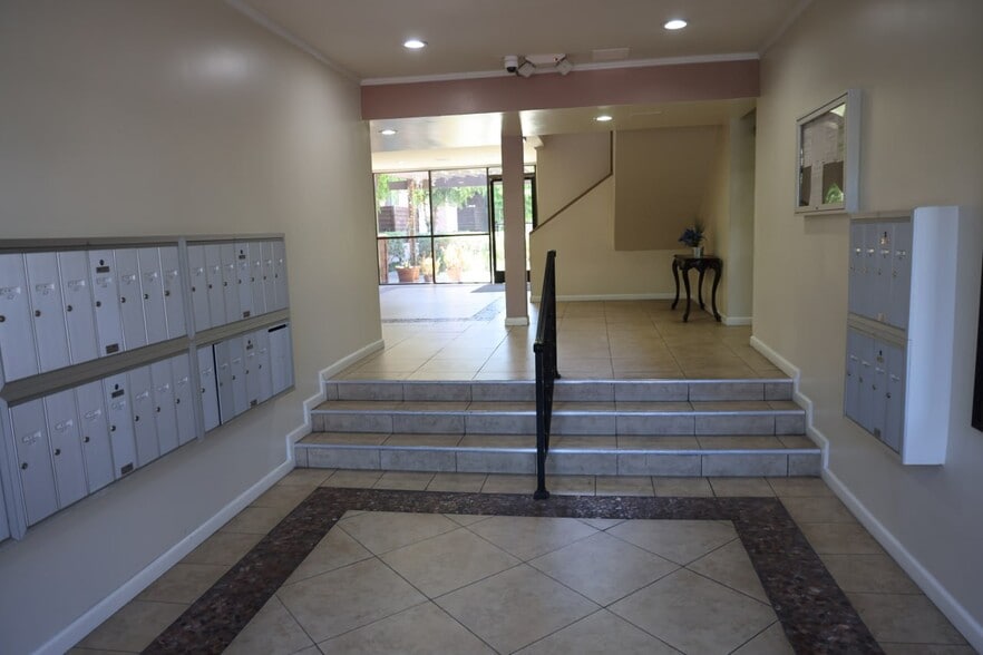 Building Photo - 5403 Newcastle Ave