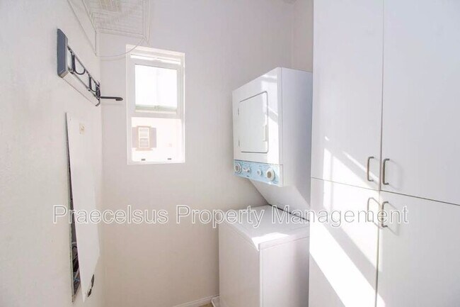 Building Photo - 1663 Claret Cup Dr