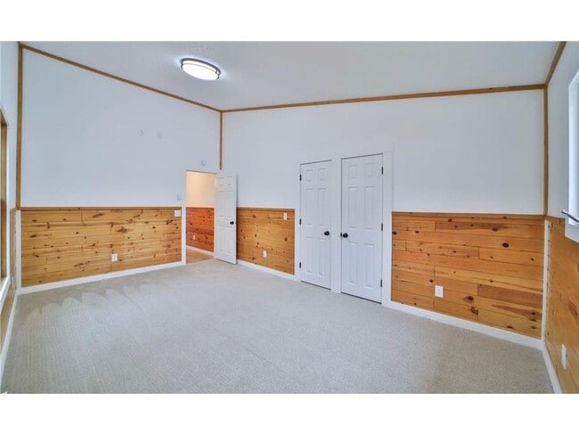 Building Photo - 3 Bedroom, 2 Bathroom Single Family House