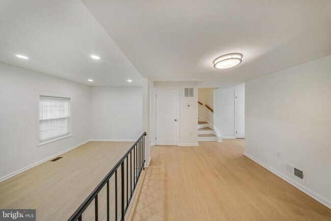 Building Photo - 68 Orchard Dr