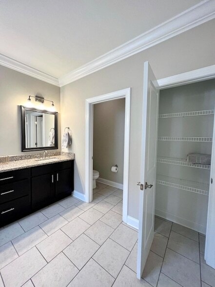 Building Photo - 9015 Seven Lakes Dr