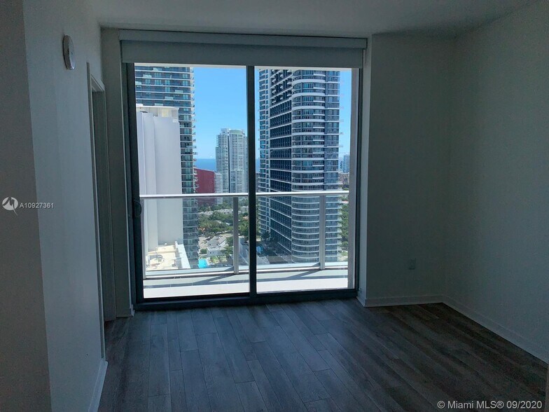Building Photo - 1100 S Miami Ave