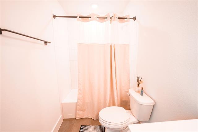 Building Photo - 7557 Donnelly Ave