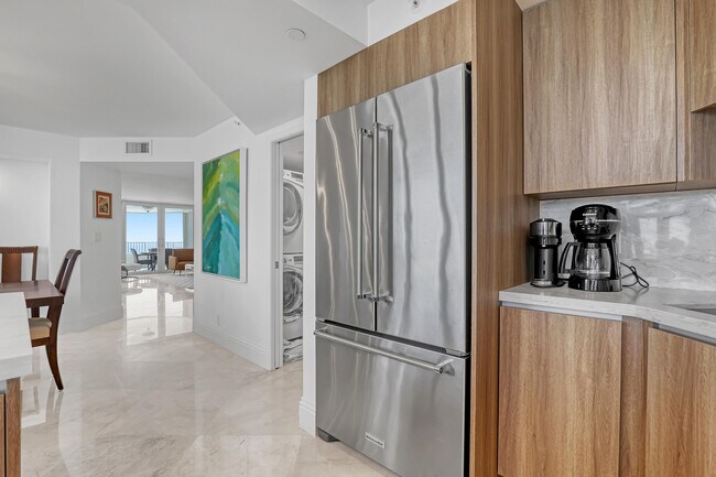 Building Photo - 5200 N Ocean Dr