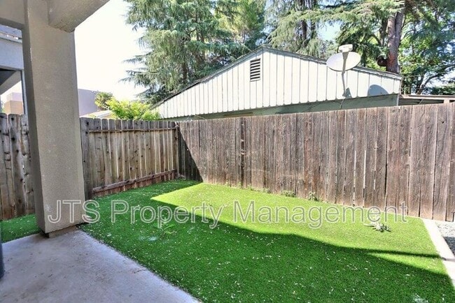 Building Photo - 396 Midstream Ln