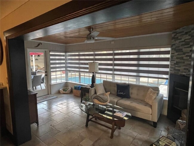 Building Photo - 5020 Brywill Cir