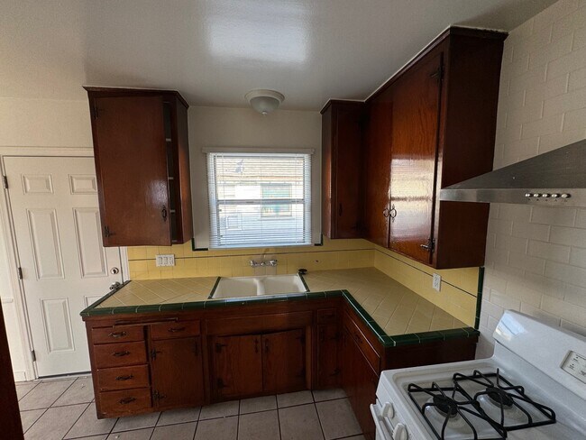 countertops - 5607 Beck Ave