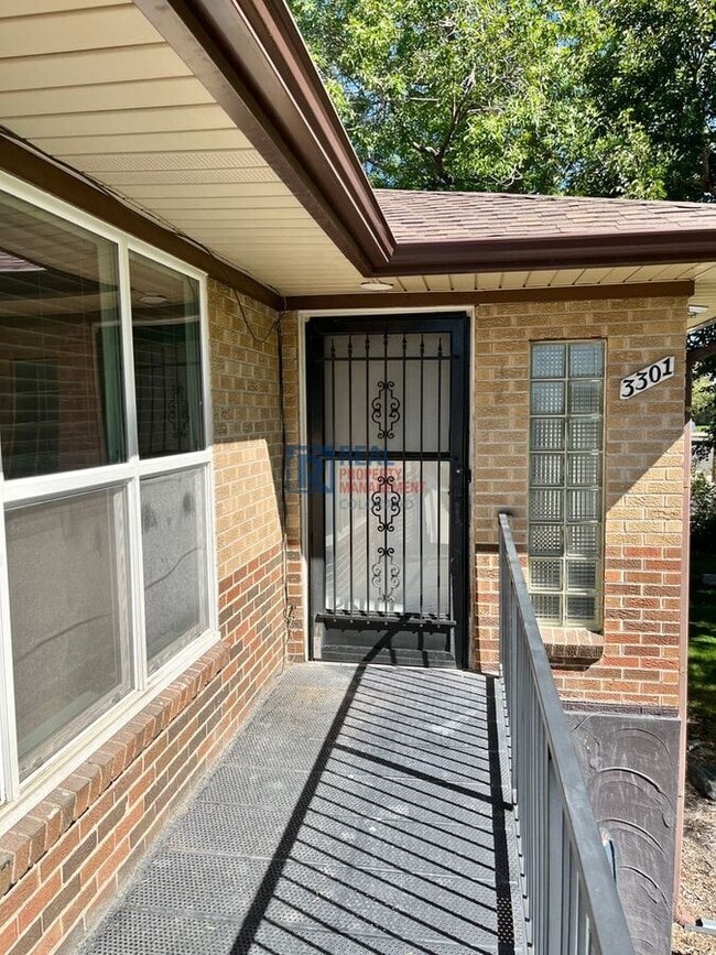 Building Photo - 3301 W Cedar Ave