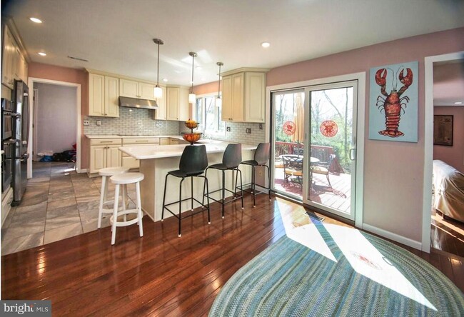 Building Photo - 1120 Cymry Dr