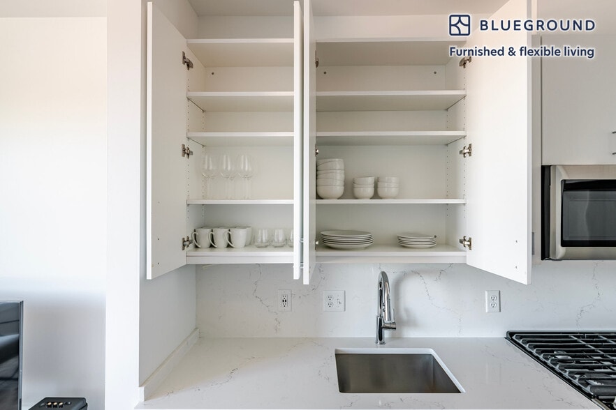 Building Photo - 245 Walnut St