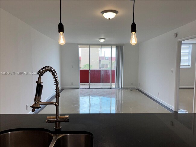 Building Photo - 403 NW 68th Ave