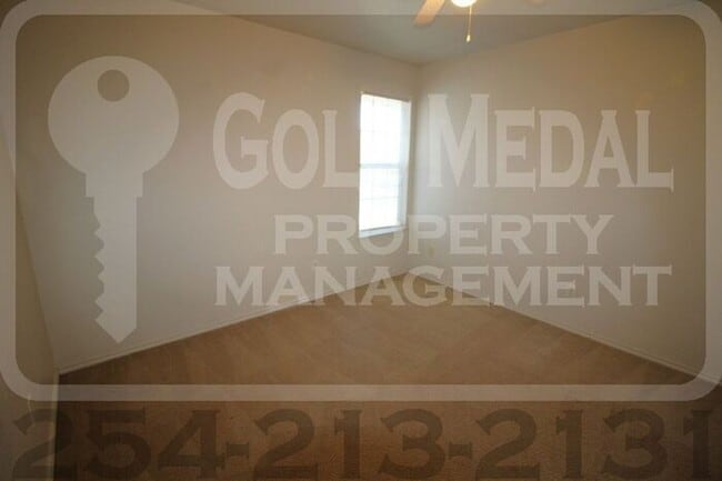 Building Photo - 306 Creek St