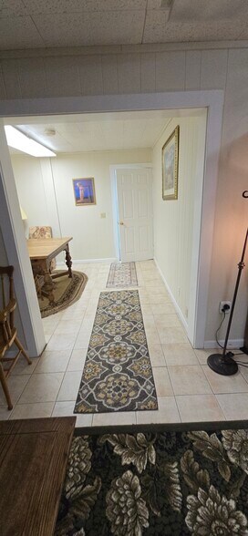 Building Photo - 1447 Lincoln Way