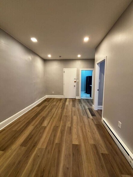 Building Photo - 243 Lexington Ave